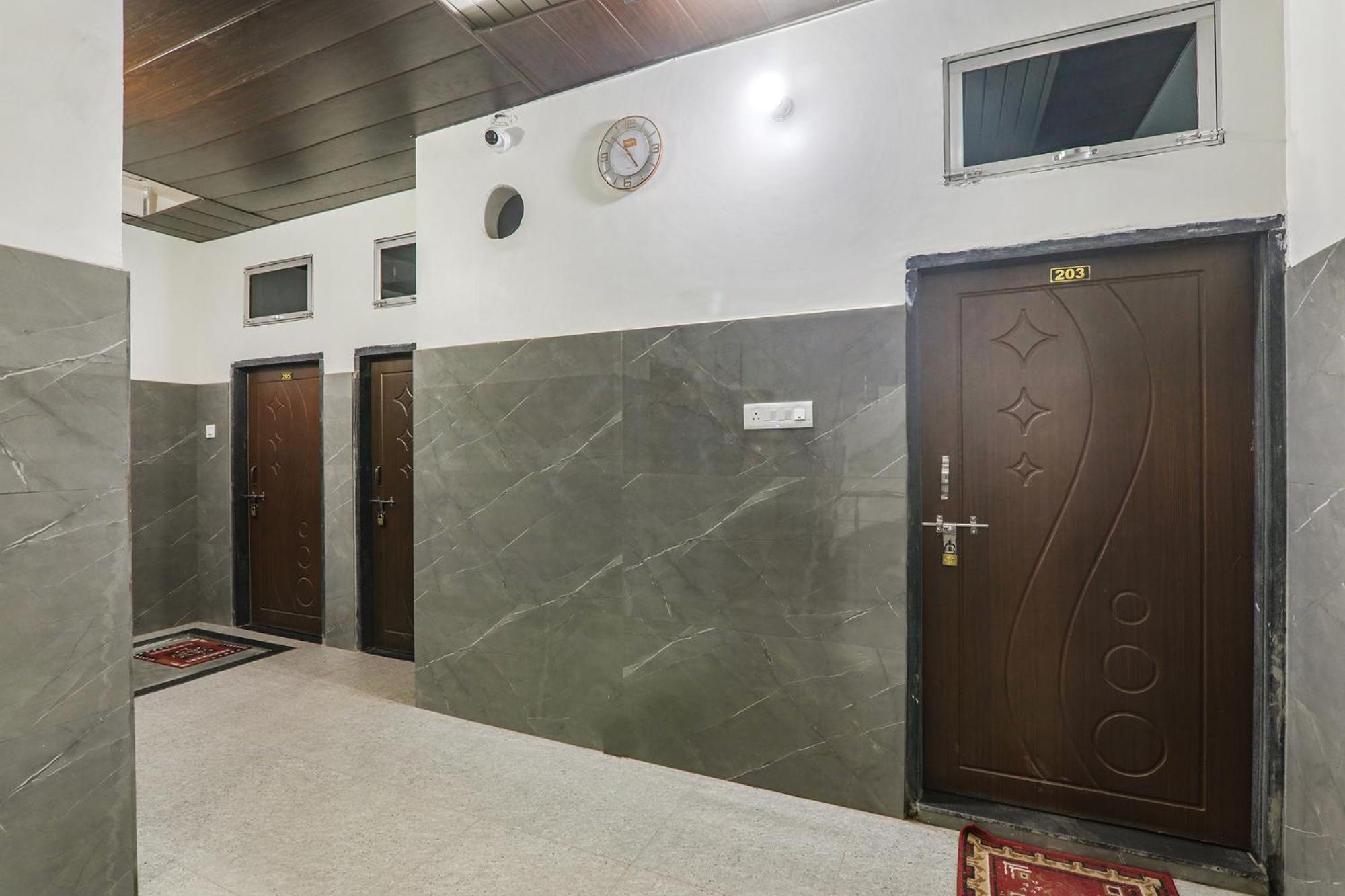 Fabexpress Milan Palace Ayodhya Dış mekan fotoğraf