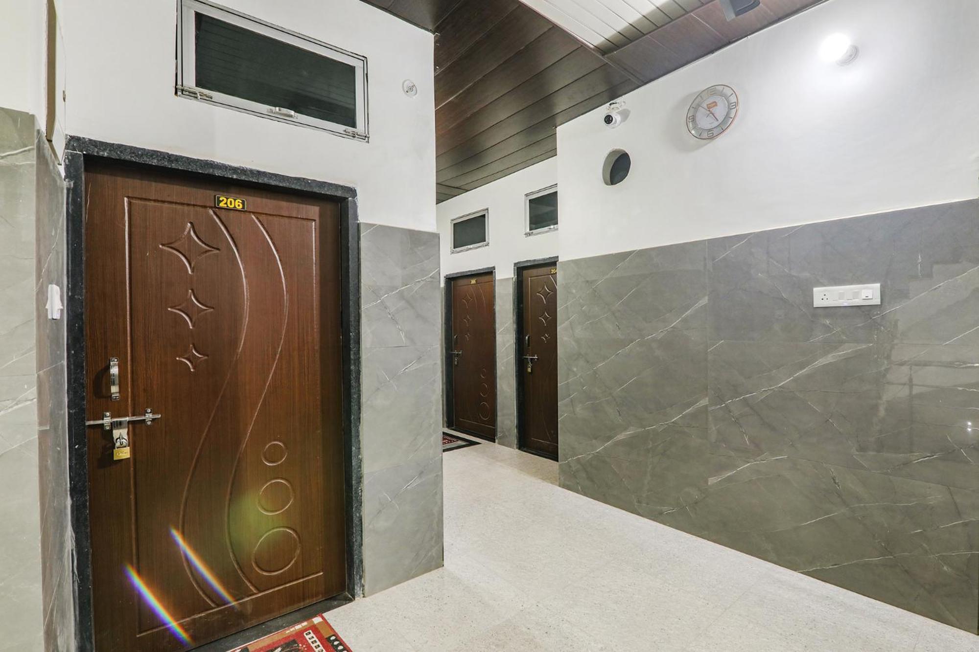 Fabexpress Milan Palace Ayodhya Dış mekan fotoğraf
