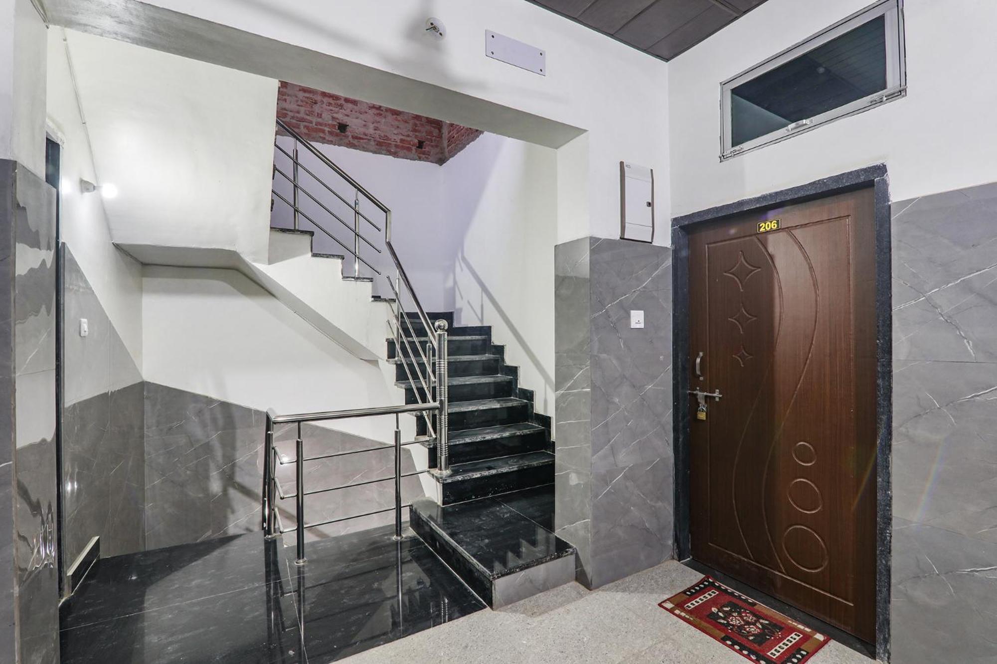 Fabexpress Milan Palace Ayodhya Dış mekan fotoğraf