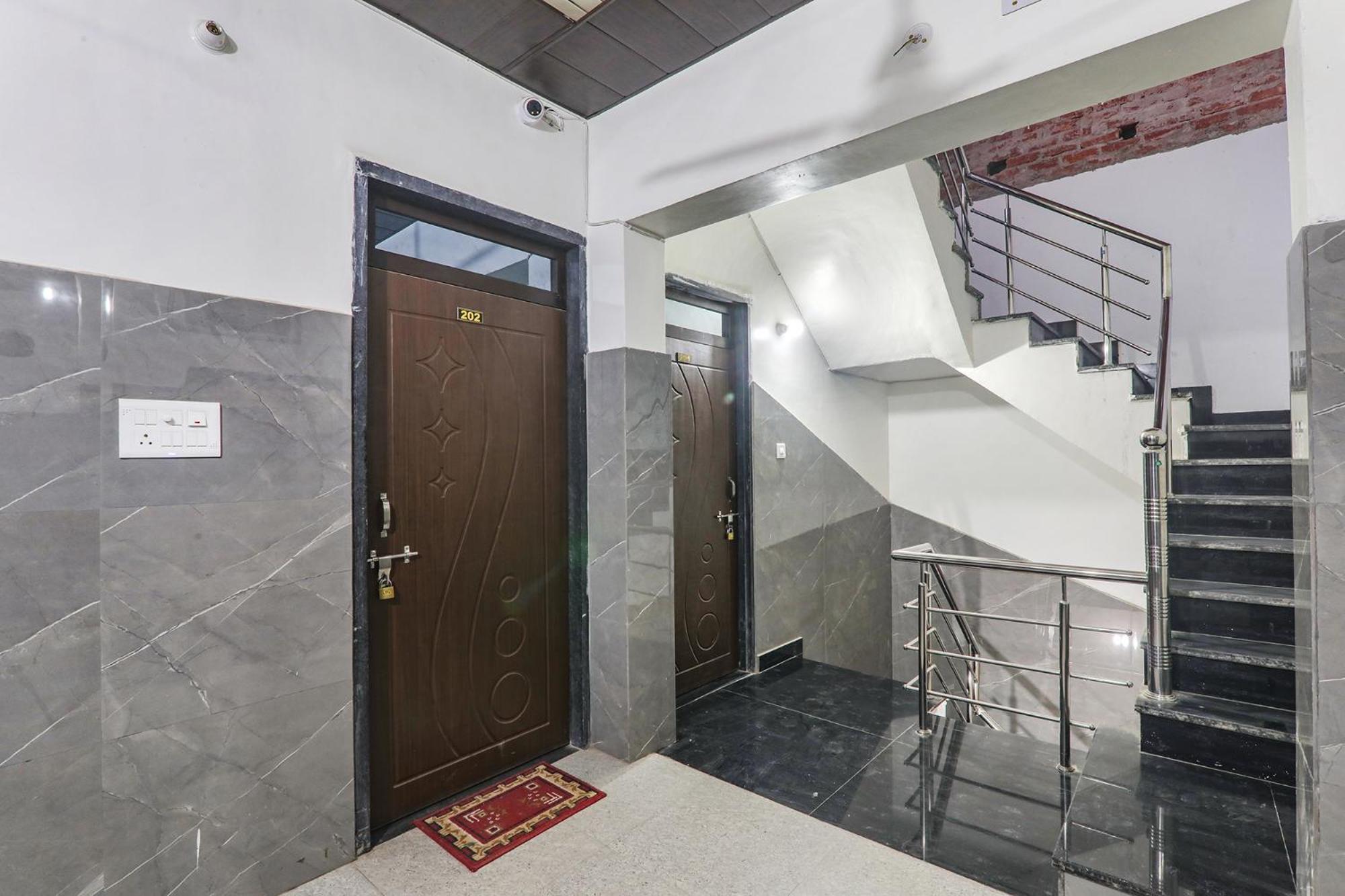 Fabexpress Milan Palace Ayodhya Dış mekan fotoğraf